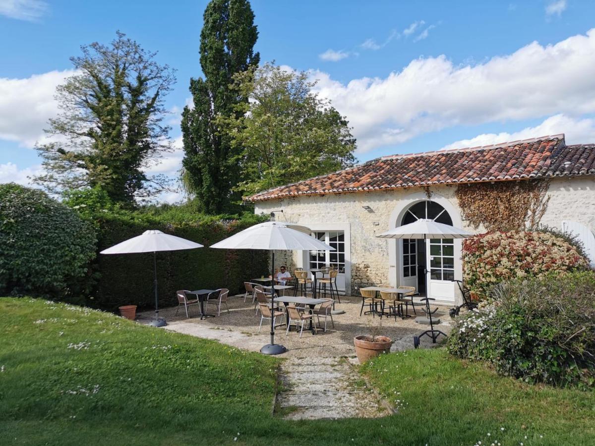 Chateau De La Vallade Saint-Porchaire Extérieur photo